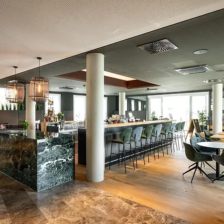 호텔 Arcotel Hafencity 4*