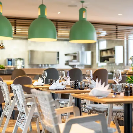 Отель Arcotel Hafencity 4*
