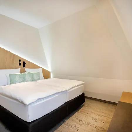 Arcotel Hafencity 4*