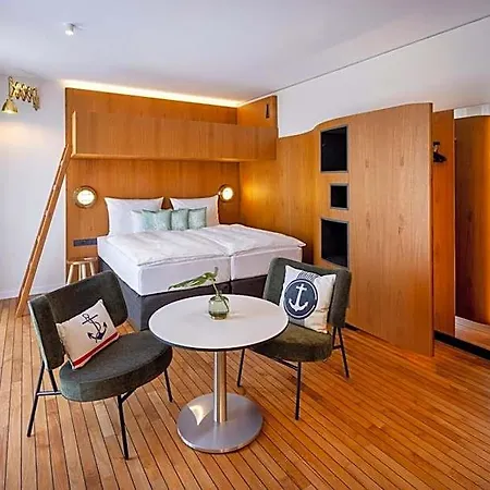 Arcotel Hafencity 4*