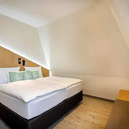 호텔 Arcotel Hafencity 4*