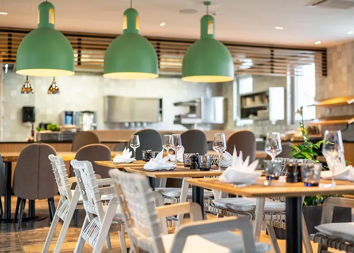 Отель Arcotel Hafencity 4*