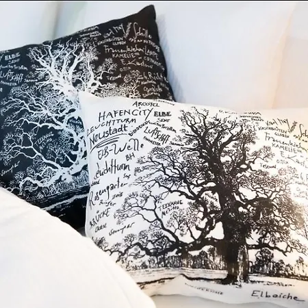 Arcotel Hafencity - Am Neustädter Elbufer 4*